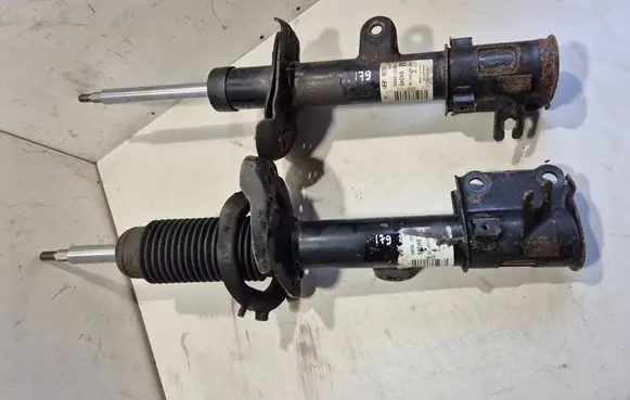KIA Sportage Front shock absorber/damper 546500Z001 546600Z001