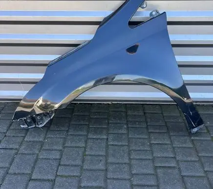Toyota Avensis T270 Fender