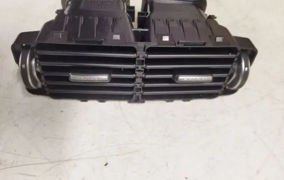 Jaguar E-Pace Rear air vent grill GJ32014A22AA