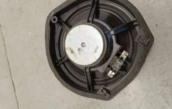 Honda HR-V Rear door speaker