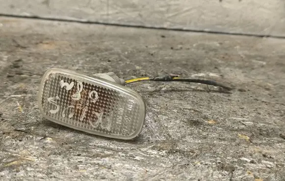 Toyota Prius (XW20) Front fender indicator light 0294