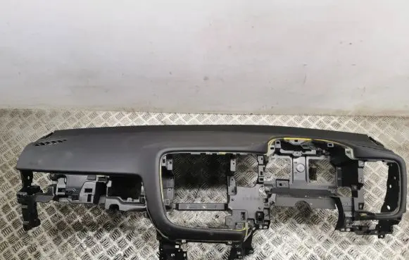 Mitsubishi Outlander Dashboard