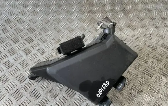 Subaru Outback Fuse box set MB502104B