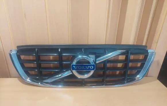 Volvo XC60 Front bumper upper radiator grill 30764558 31290999 31284337
