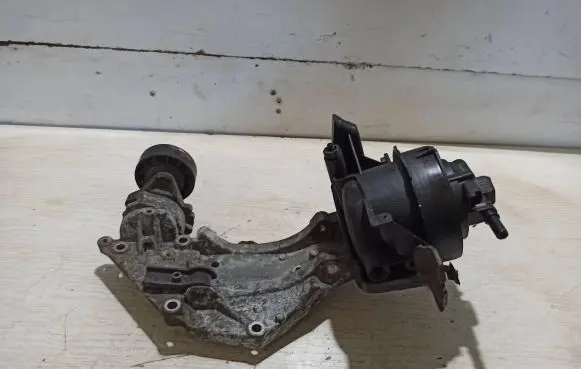 Peugeot 508 Generator/alternator bracket 9682367380