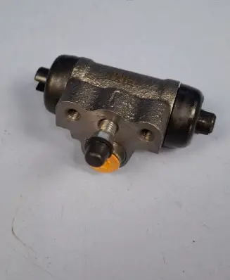 Mitsubishi Lancer Rear brake cylinder MR129595 4402G1