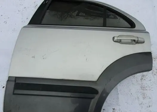 KIA Sorento Rear door sidabrines