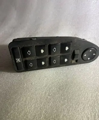 BMW 5 E39 Electric window control switch 8368966