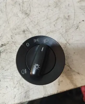 Volkswagen Golf V Light switch