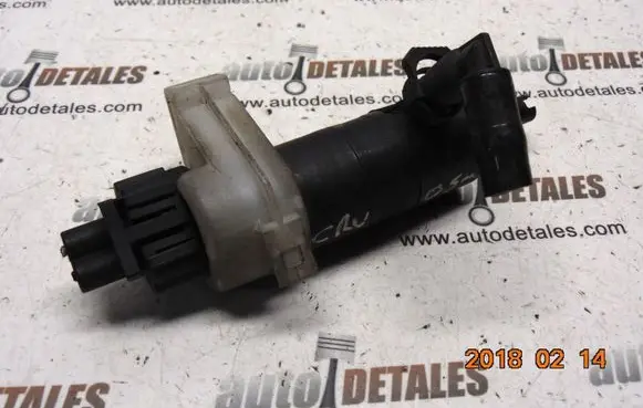 Honda CR-V Windscreen/windshield washer pump