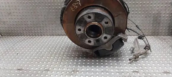 BMW 1 E81 E87 Front wheel hub 6764443