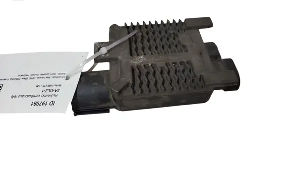 Volvo V60 Coolant fan relay 940009301 560003056716