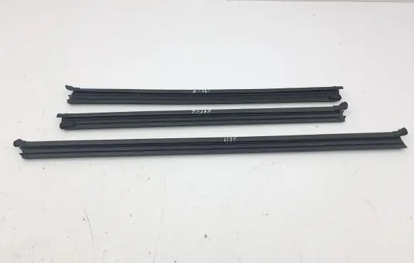 Volkswagen ID.3 Rubber seal front door (on door) 