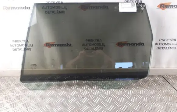Volvo V70 Rear door window glass