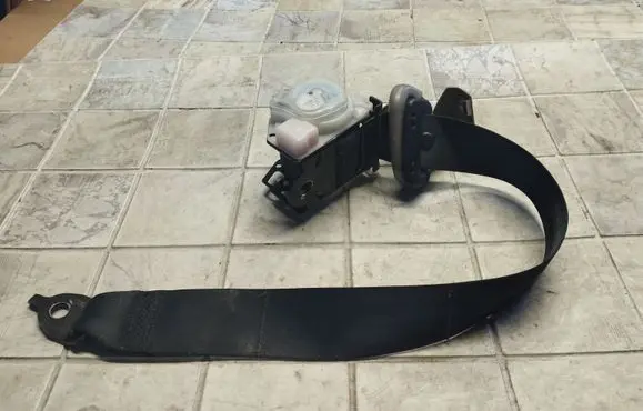 Mitsubishi Grandis Third row seat belt ADC7078 0433102 N1527