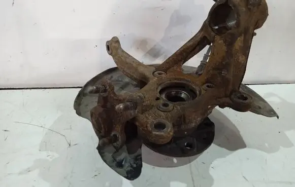 Volkswagen Golf VII Front wheel hub