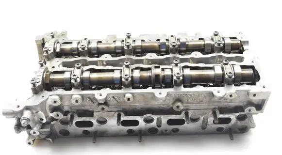 Mercedes-Benz C W204 Engine head R651016