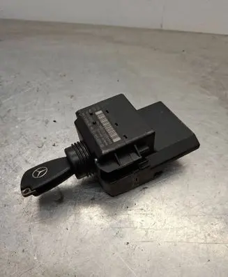 Mercedes-Benz C W203 Ignition lock 2035450508 33002105 33002106