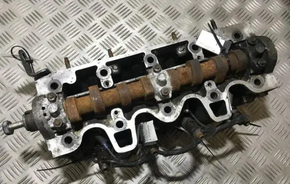 Citroen Saxo Engine head 