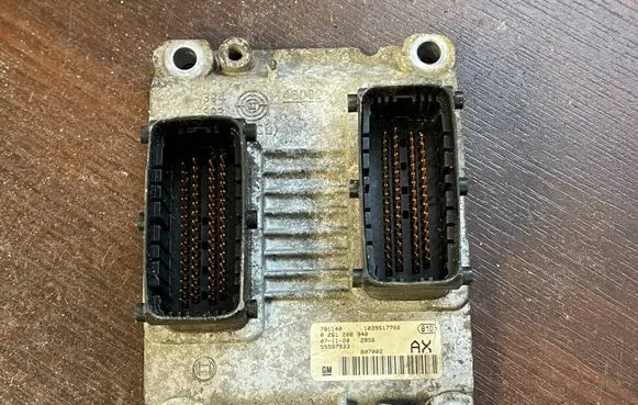 Opel Corsa D Engine control unit/module 55557933 0261208940
