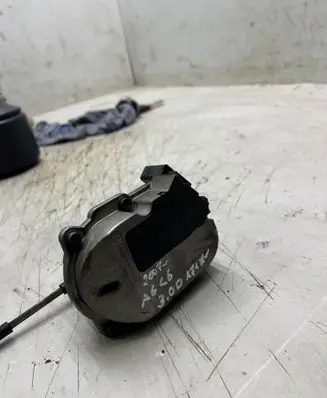 Audi A6 S6 C6 4F Intake manifold valve actuator/motor 1045475S01 A2C53308513 216111947