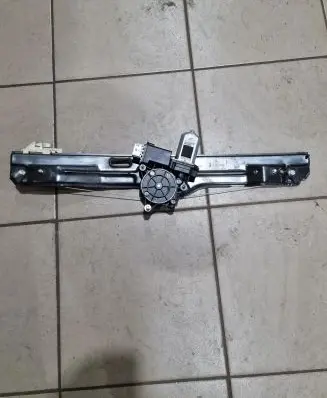 Fiat 500L Front door window regulator with motor 51980514