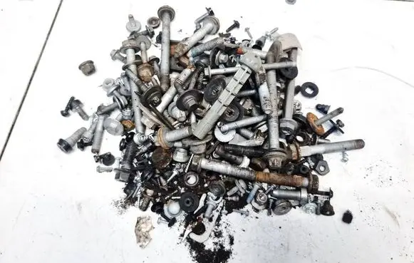Nuts/bolts