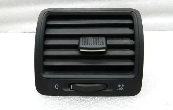 Honda CR-V Dashboard side air vent grill/cover trim 1K0819704D 1K0819710