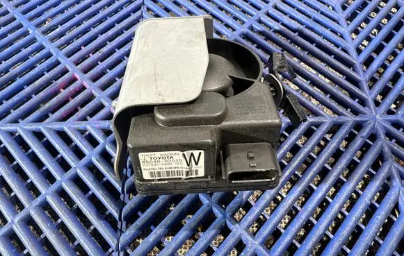 Toyota Auris E180 Alarm system siren 8904002020 2370005890