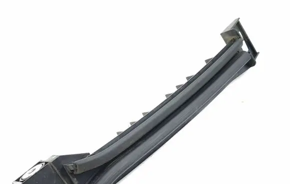 Opel Grandland X Rear door windshield rail 9846995080