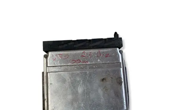 Volvo V70 Engine control unit/module 0281001776