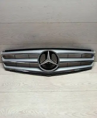 Mercedes-Benz C W204 Front bumper upper radiator grill A2048800023