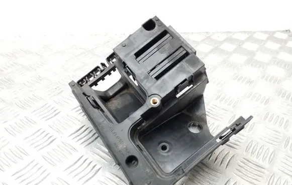 Volkswagen Touran II Fuse box cover 1K0907361C 1K0937540C