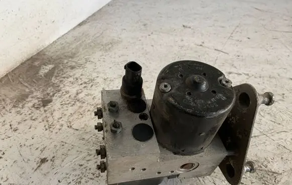 Mercedes-Benz A W168 ABS Pump 0043003261029973