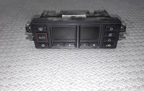 Audi A3 S3 8L Climate control unit 8L0820043D