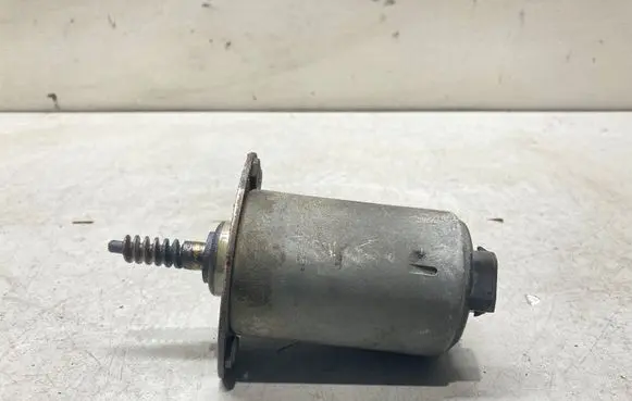 BMW 5 E60 E61 Valve oil control 7518204
