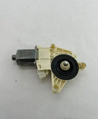 Mercedes-Benz E W212 Front door window regulator motor A2129066702 933723100