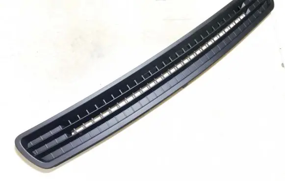 Nissan Qashqai Dash center air vent grill