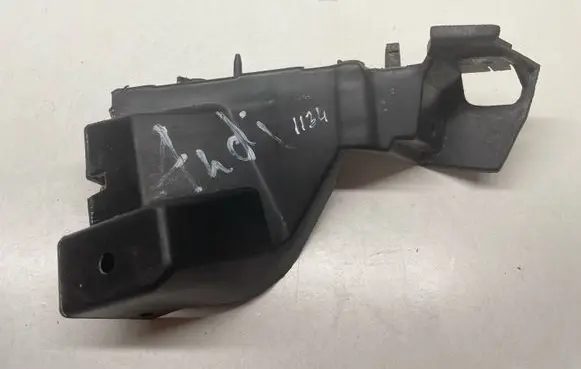 Audi Q5 SQ5 Fender mounting bracket 8R0807284 8R0807284C
