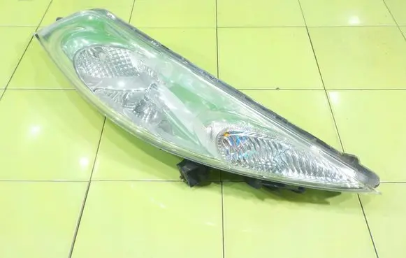 Nissan Juke I F15 Headlight/headlamp PRZOD
