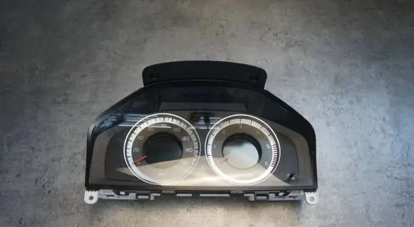 Volvo S60 Speedometer (instrument cluster) 31343330AA