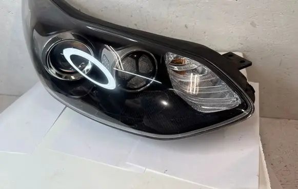 KIA Sportage Headlight/headlamp 92102F1040