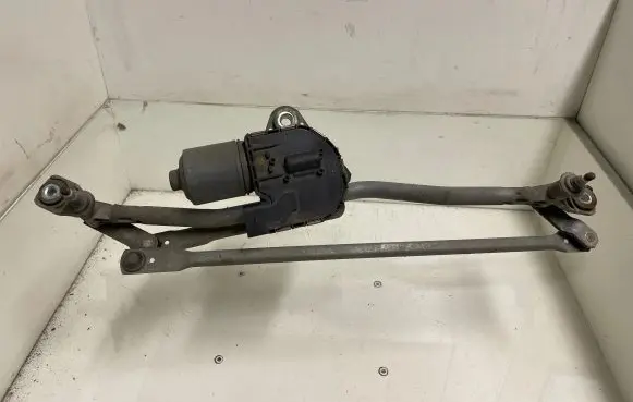 Audi A6 S6 C6 4F Front wiper linkage and motor 4F1955119 0390241771 0507261