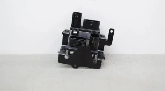 Land Rover Discovery 5 Glow plug pre-heat relay FPLA12B533BD
