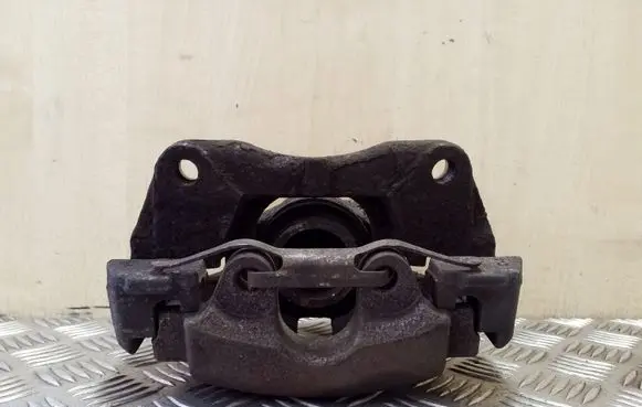 Volkswagen Touareg I Front brake caliper 7H0105B