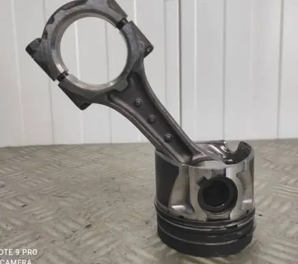 Opel Astra J Piston with connecting rod 
