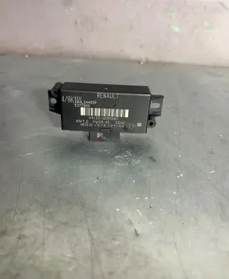Renault Captur II Parking PDC control unit/module 284L04495R E372900