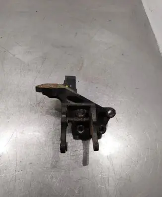 Toyota Avensis T250 Engine mounting bracket 123150r012