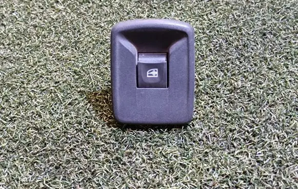 Renault Kangoo II Electric window control switch 809601032R 254216614R