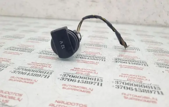 Volkswagen PASSAT CC 12 V Socket (rear) 